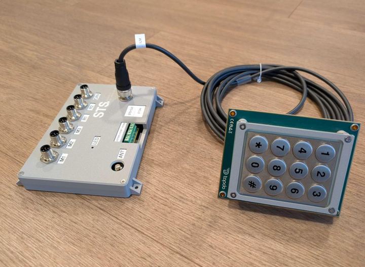 Smart Control Unit CU2 with stainless-steel keypad